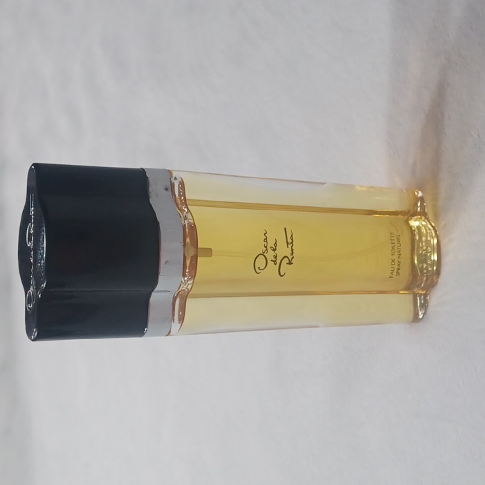 Oscar De La Renta Womans Perfume